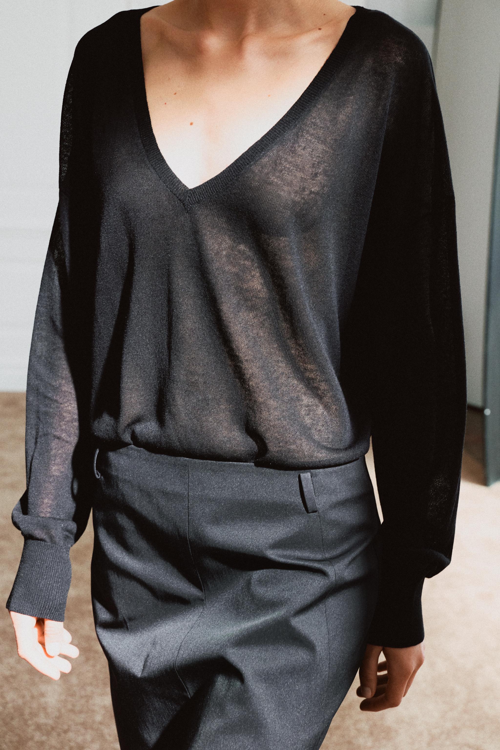 PULL EN MAILLE FINE COL V